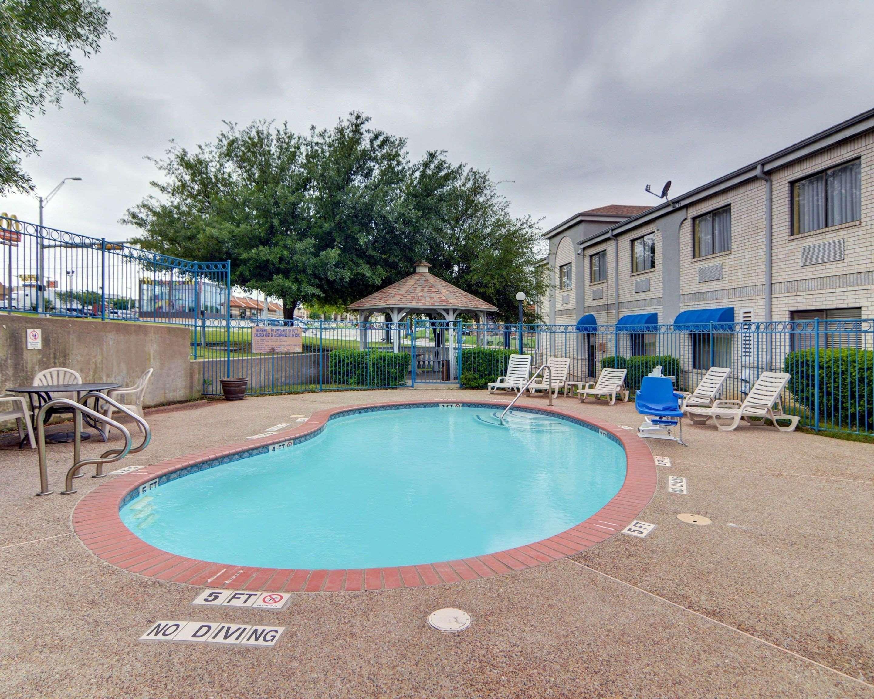 Quality Inn & Suites Grand Prairie Eksteriør bilde