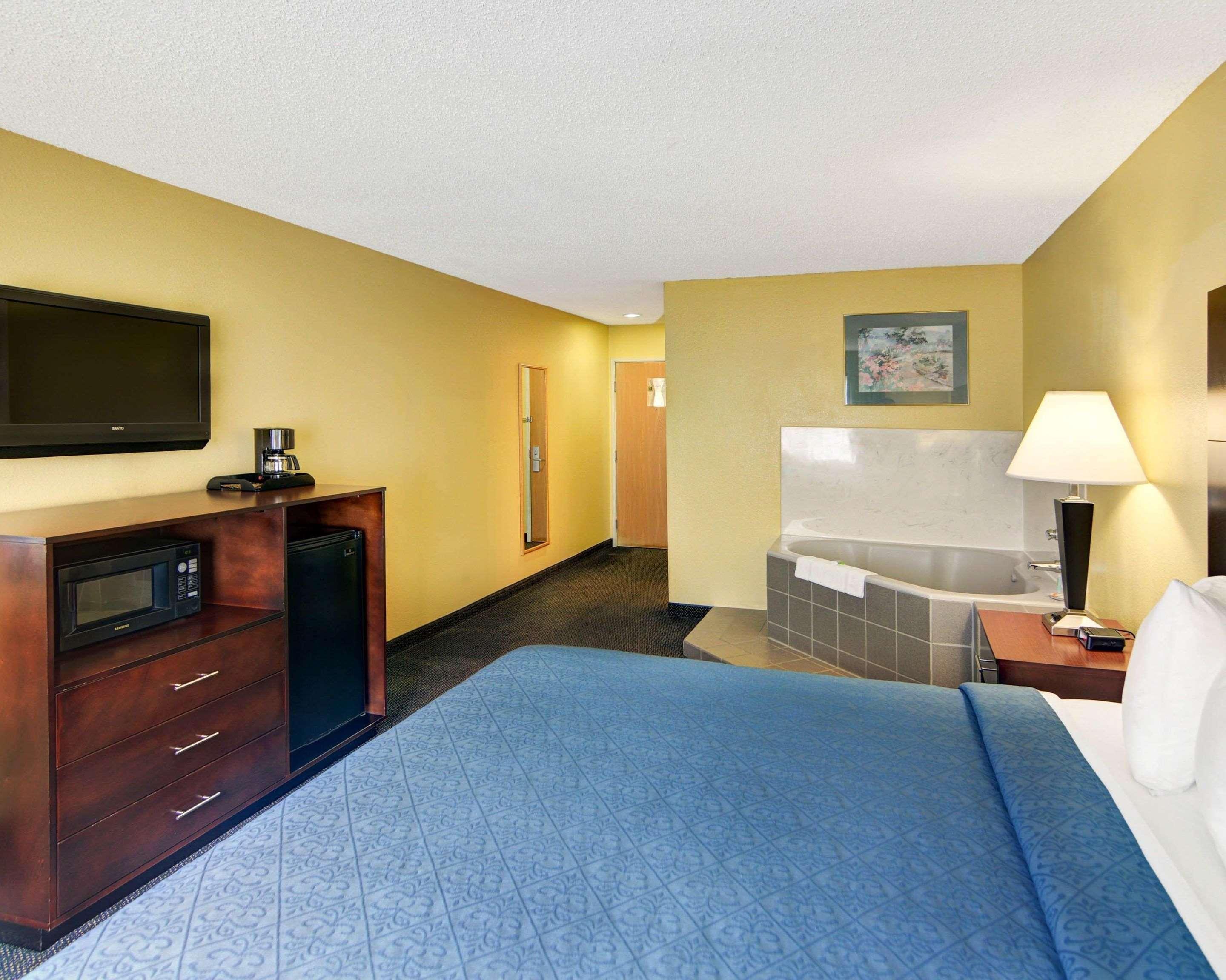 Quality Inn & Suites Grand Prairie Eksteriør bilde