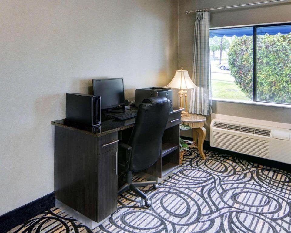 Quality Inn & Suites Grand Prairie Eksteriør bilde